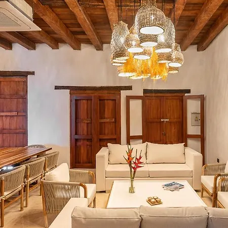 Voila Getsemani Hotel 3*
