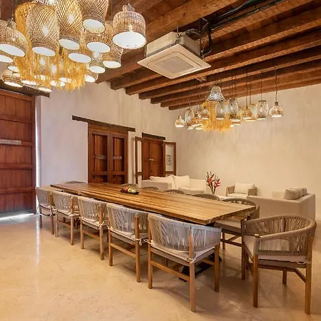 Voila Getsemani Hotel 3*