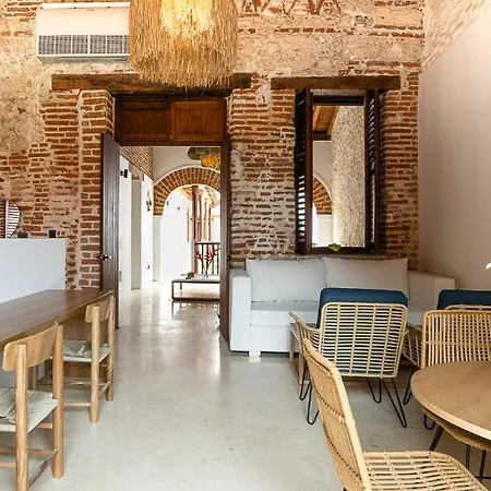 Voila Getsemani Hotel 3*
