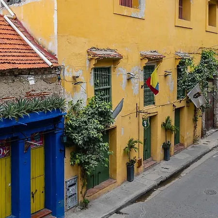 Voila Getsemani Hotel 3*